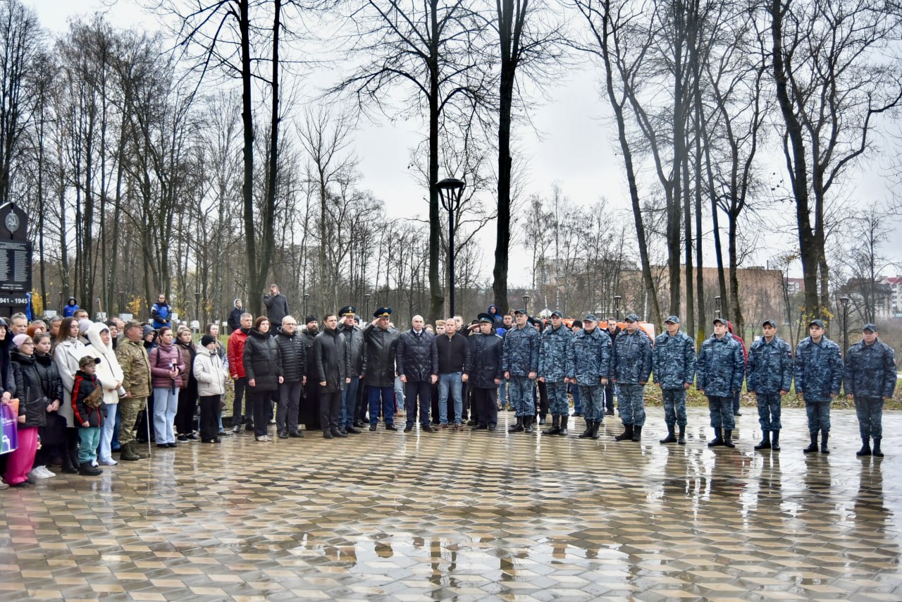 Андрей Клычков: В канун Дня народного единства в Орле вновь прошла акция «Сад памяти» Андрей Клычков: В канун Дня народного единства в Орле вновь прошла акция «Сад памяти»