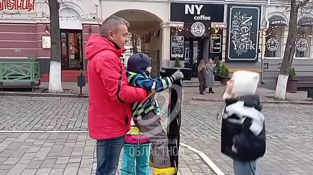 Сегодня в Орле на ул. Ленина установили стереоскоп!