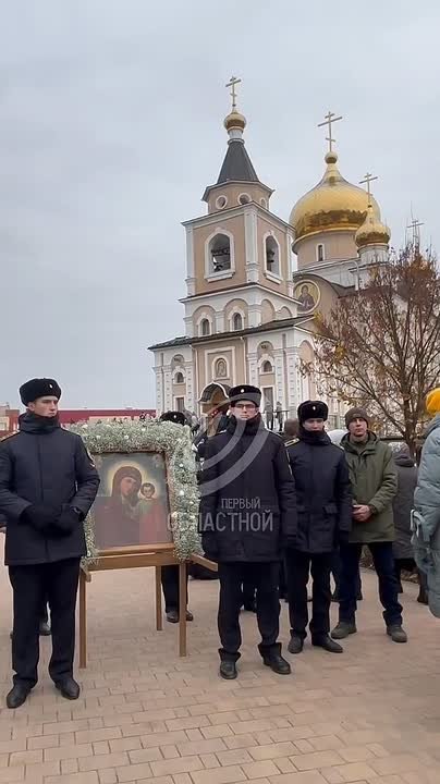 В День народного единства, в День Казанской иконы Божией Матери, в Орле прошёл общегородской Крестный ход!