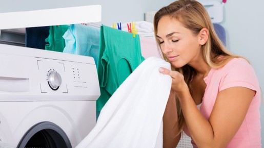 Белые вещи будут как новые: это чудо-средство есть дома у каждой