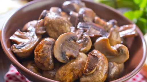 Жареные грибы получатся сочными и хрустящими: шеф-повар раскрыл главный секрет