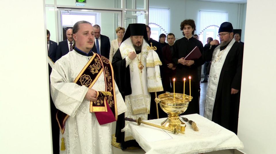 Сегодня после капремонта открыли Сахзаводскую среднюю общеобразовательную школу в Ливенском районе! Сегодня после капремонта открыли Сахзаводскую среднюю общеобразовательную школу в Ливенском районе!