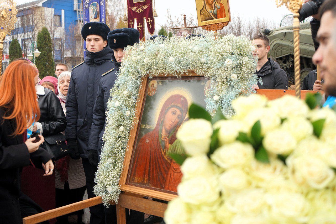 В Орле прошёл Крестный ход в День народного единства В Орле прошёл Крестный ход в День народного единства