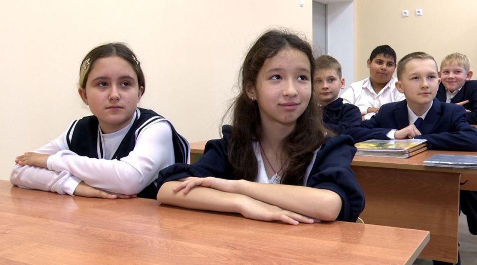 Сегодня после капремонта открыли Сахзаводскую среднюю общеобразовательную школу в Ливенском районе! Сегодня после капремонта открыли Сахзаводскую среднюю общеобразовательную школу в Ливенском районе!