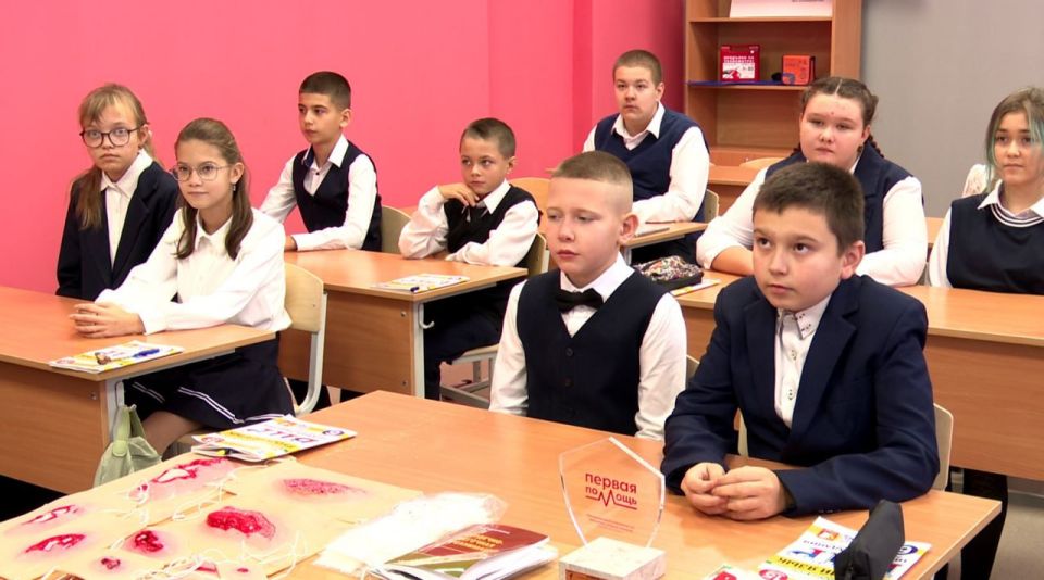 Сегодня после капремонта открыли Сахзаводскую среднюю общеобразовательную школу в Ливенском районе! Сегодня после капремонта открыли Сахзаводскую среднюю общеобразовательную школу в Ливенском районе!