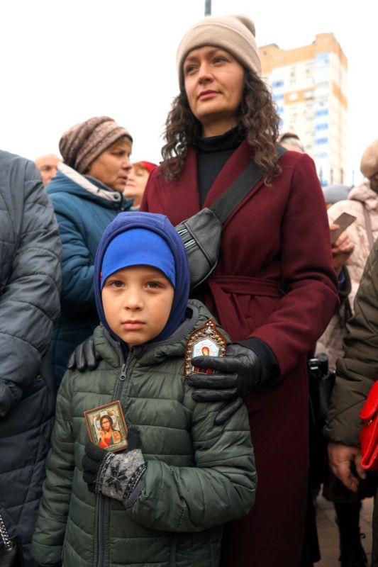 В Орле прошёл Крестный ход в День народного единства В Орле прошёл Крестный ход в День народного единства