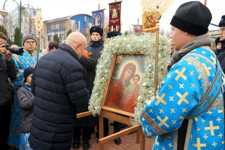В Орле прошёл Крестный ход в День народного единства В Орле прошёл Крестный ход в День народного единства