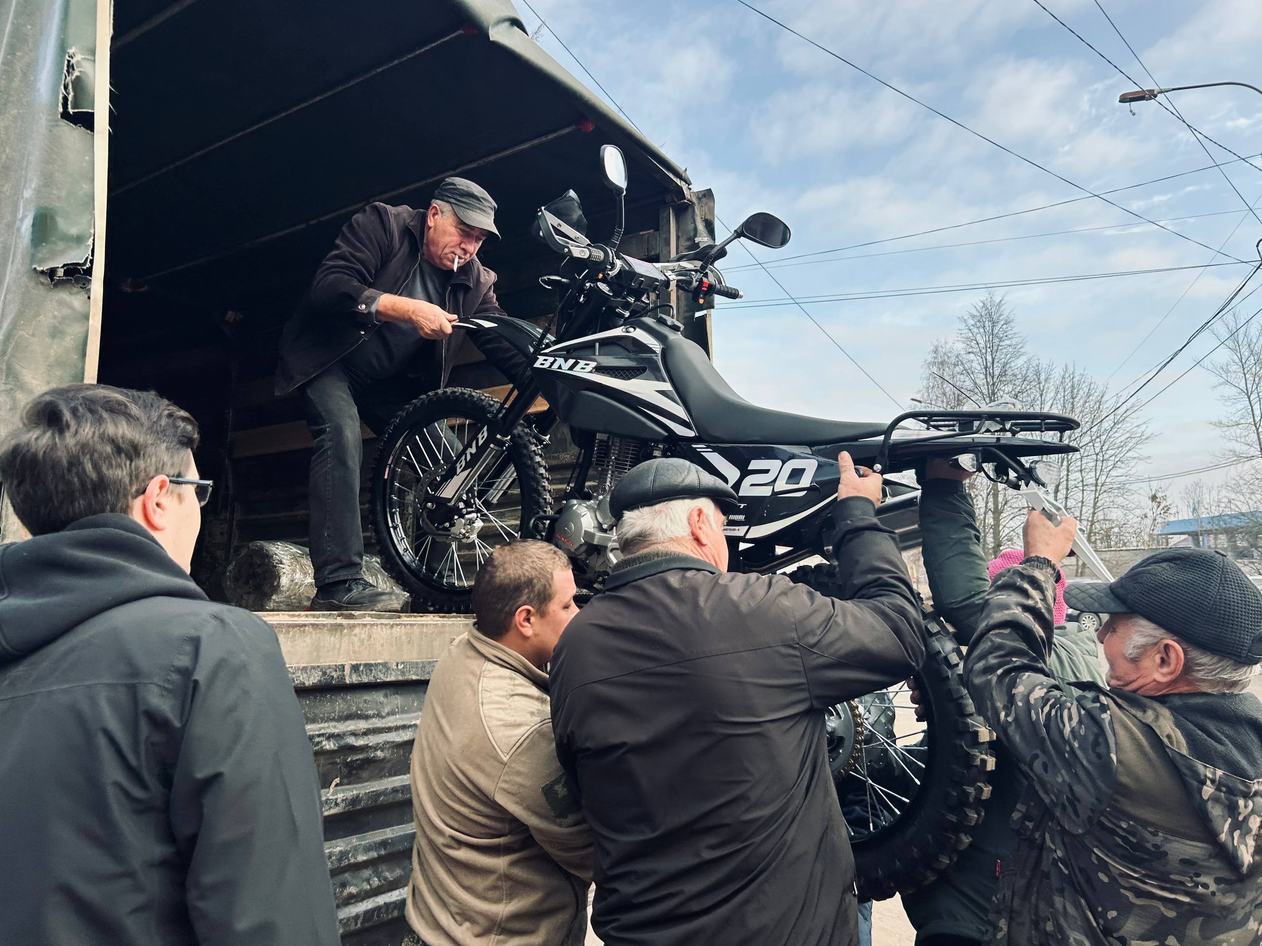 Администрация Орла передала мотоцикл артиллеристам Администрация Орла передала мотоцикл артиллеристам