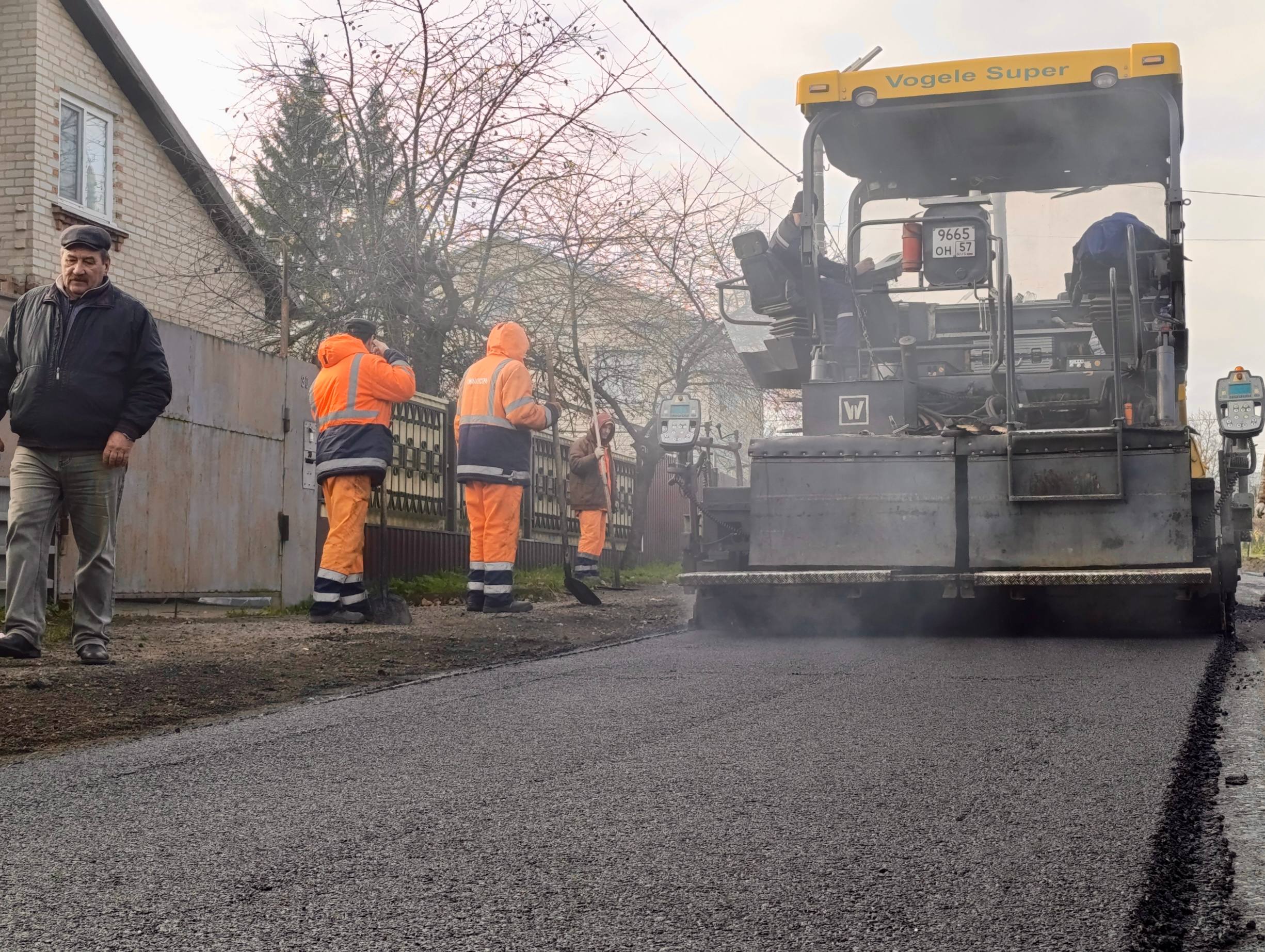 Юрий Парахин: Продолжаем работы по обновлению городской дорожной сети