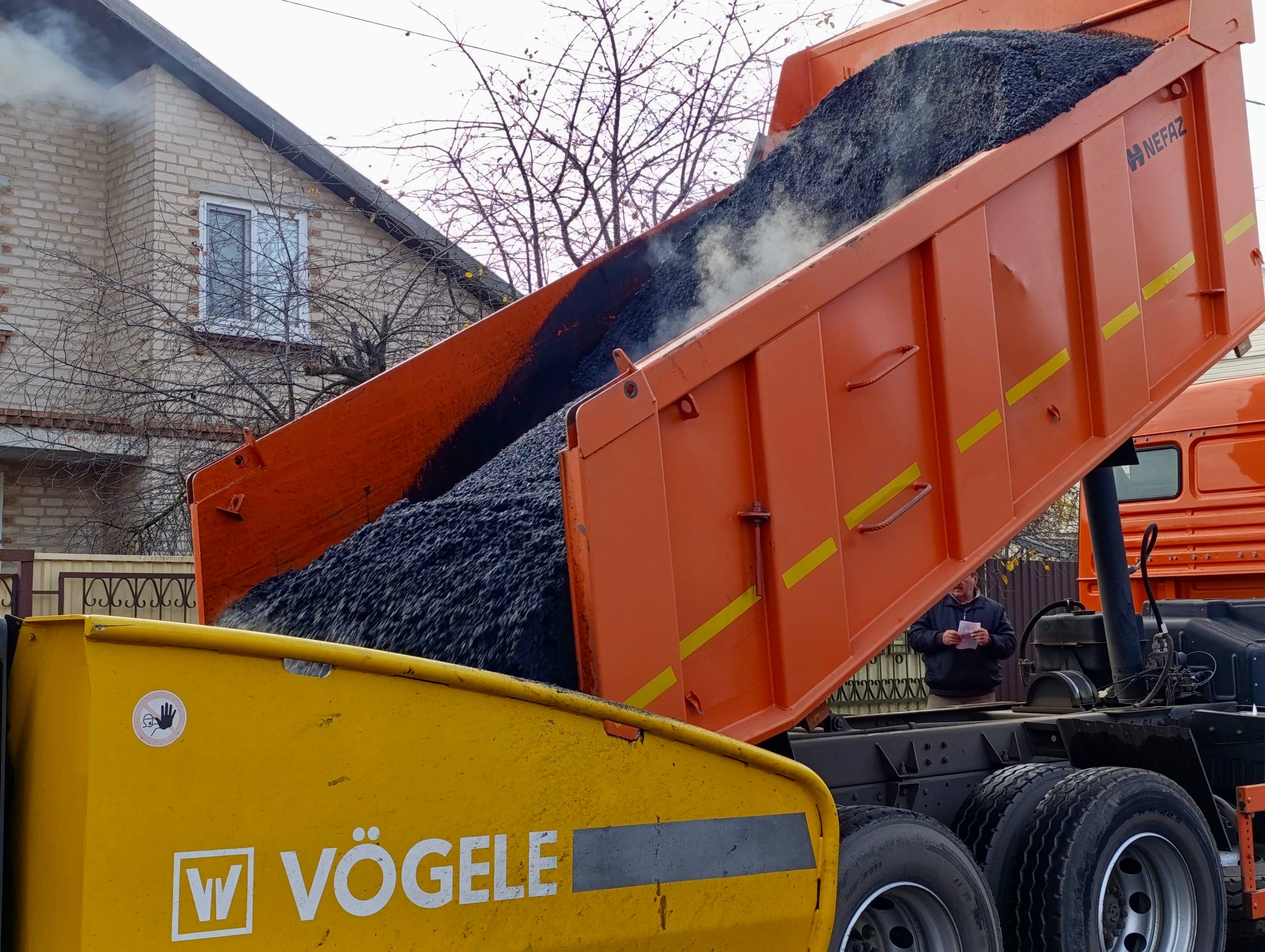 Юрий Парахин: Продолжаем работы по обновлению городской дорожной сети Юрий Парахин: Продолжаем работы по обновлению городской дорожной сети
