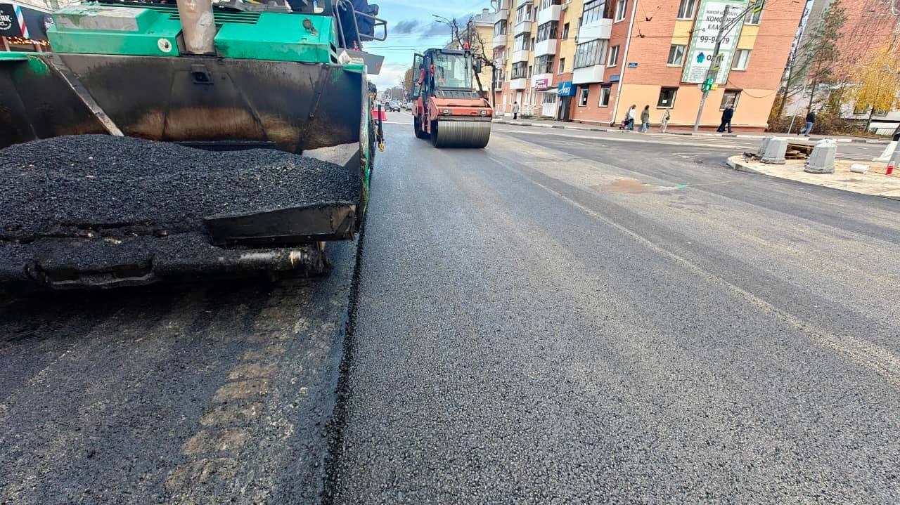 Юрий Парахин: Продолжаем работы по обновлению городской дорожной сети Юрий Парахин: Продолжаем работы по обновлению городской дорожной сети