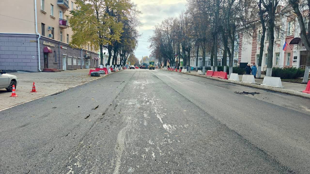 Юрий Парахин: Продолжаем работы по обновлению городской дорожной сети Юрий Парахин: Продолжаем работы по обновлению городской дорожной сети