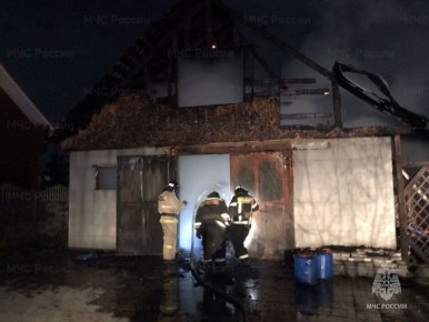 Сегодня ночью в Малой Куликовке под Орлом тушили пожар