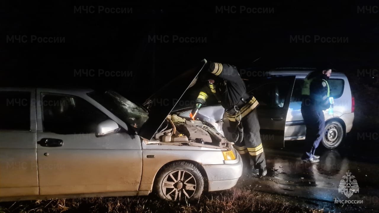 Выезды на помощь населению и тушение пожара – итоги дежурных суток