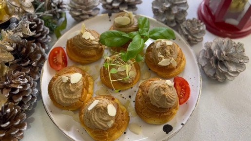 Гости засыплют вас комплиментами: приготовьте эту эффектную закуску из печени на Новый год