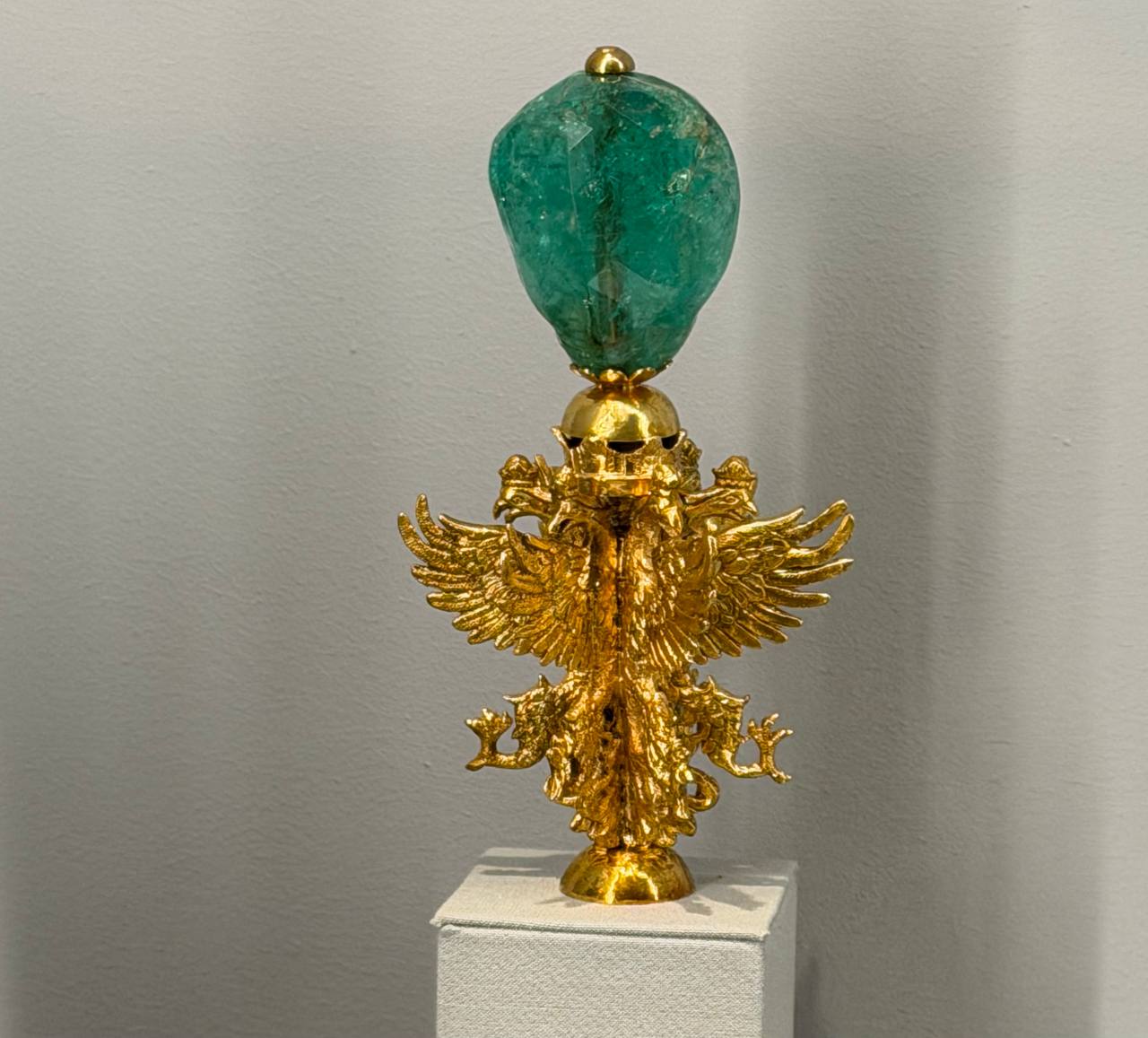 Ольга Казакова: В Музее Московского Кремля открылась выставка Двуглавый орел - Герб России XV - XXI веков Ольга Казакова: В Музее Московского Кремля открылась выставка Двуглавый орел - Герб России XV - XXI веков