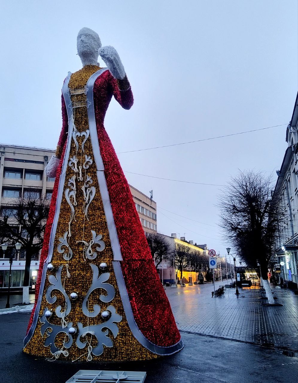 Снегурочка на пл. Ленина в Орле!