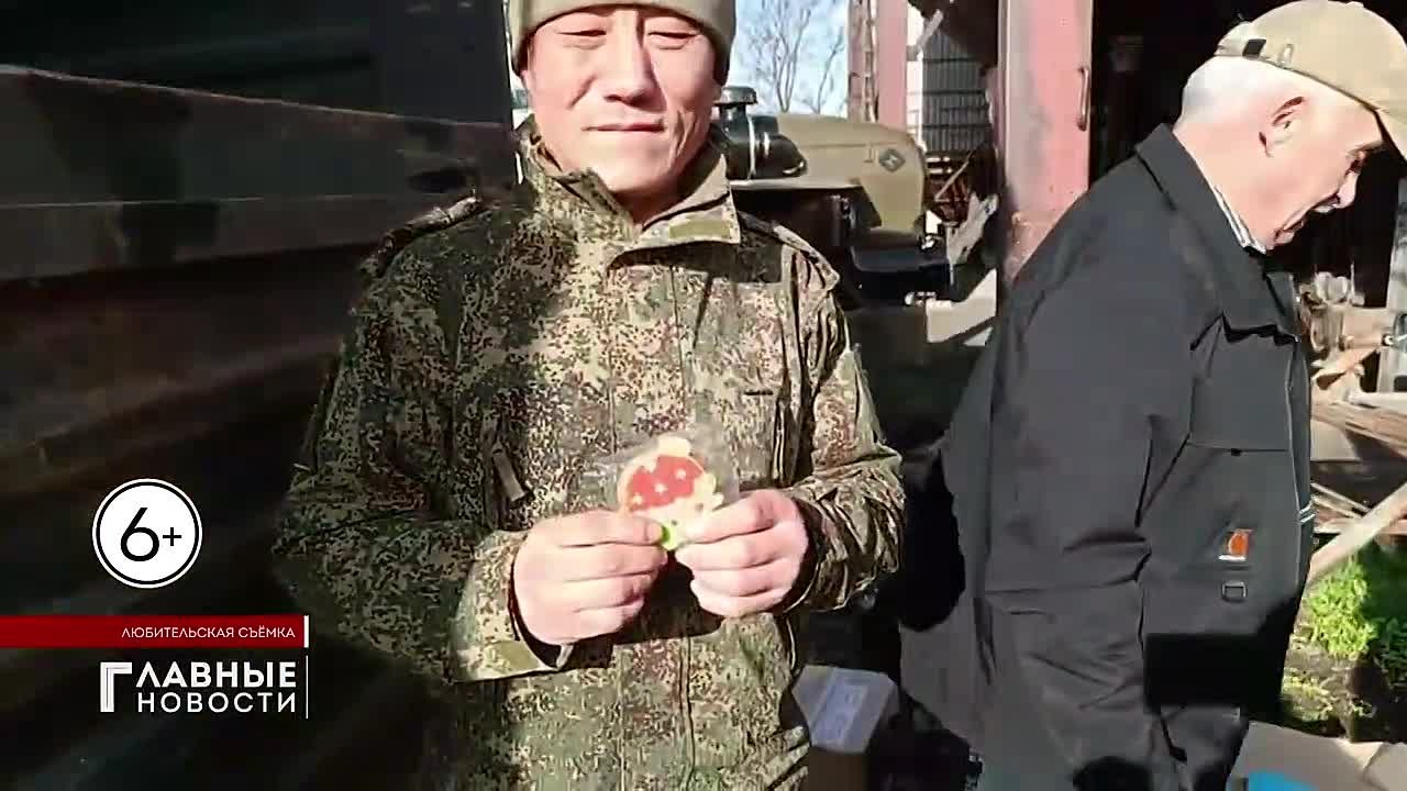 Юные орловчане расписывают пряники для бойцов СВО