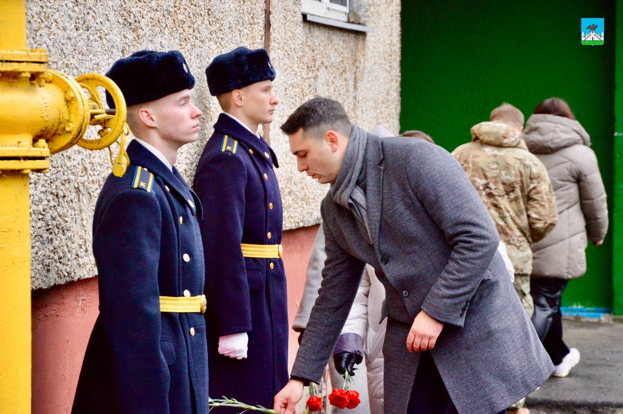 В Орле увековечили имя участника спецоперации Виктора Седова В Орле увековечили имя участника спецоперации Виктора Седова