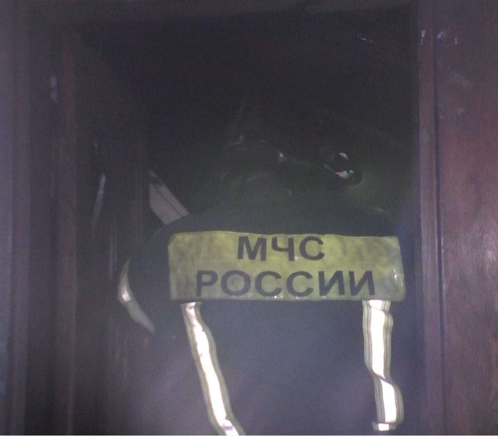 Воскресным вечером в Орле тушили пожар в квартире