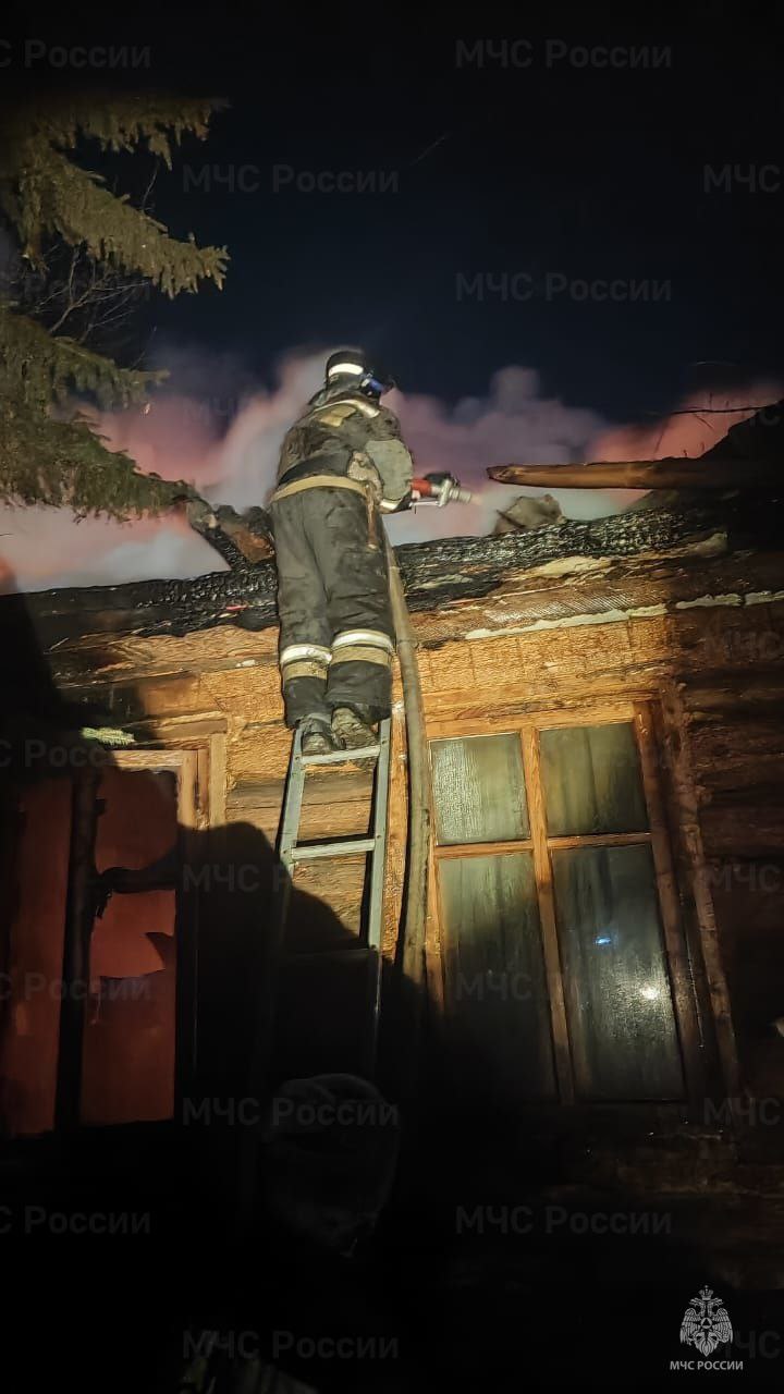 Семь выездов на тушение пожаров за прошедшие сутки Семь выездов на тушение пожаров за прошедшие сутки