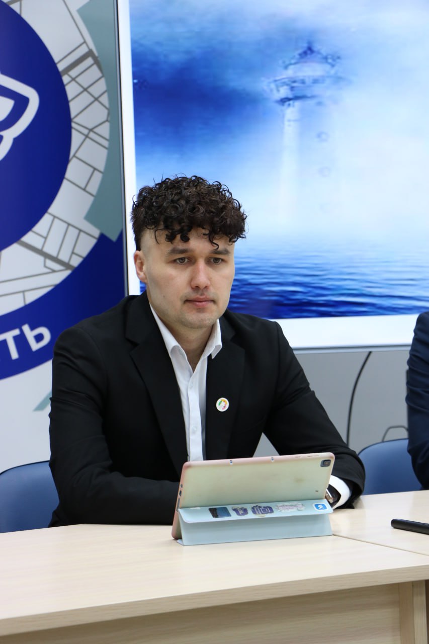 Председатель Молодежной Избирательной комиссии города Орла Артем Чудаков выступил в качестве спикера на презентации проекта «Гражданский маяк: просвещение молодежи об избирательном праве» Председатель Молодежной Избирательной комиссии города Орла Артем Чудаков выступил в качестве спикера на презентации проекта «Гражданский маяк: просвещение молодежи об избирательном праве»