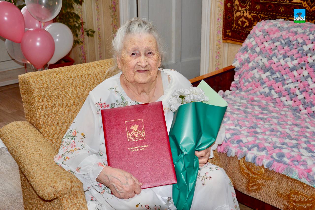 «Век жизни — век подвига»: труженицу тыла Элеонору Михайловну Стецун поздравили со 100-летним юбилеем «Век жизни — век подвига»: труженицу тыла Элеонору Михайловну Стецун поздравили со 100-летним юбилеем