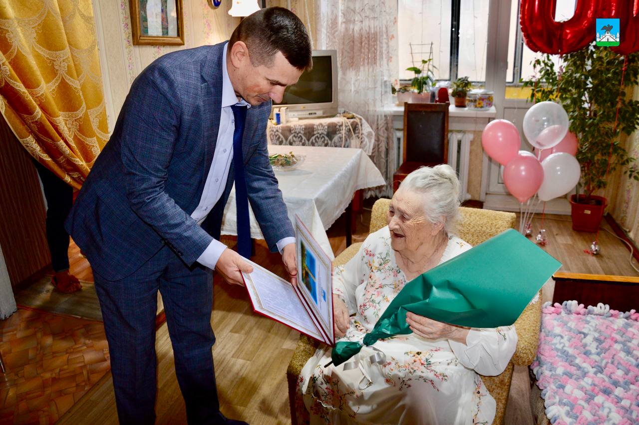 «Век жизни — век подвига»: труженицу тыла Элеонору Михайловну Стецун поздравили со 100-летним юбилеем «Век жизни — век подвига»: труженицу тыла Элеонору Михайловну Стецун поздравили со 100-летним юбилеем