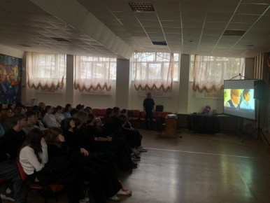 Офицер следственного управления провел урок правовой грамотности