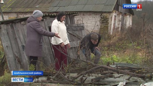 В поселке под Орлом уже много лет из кранов течет ржавая вода