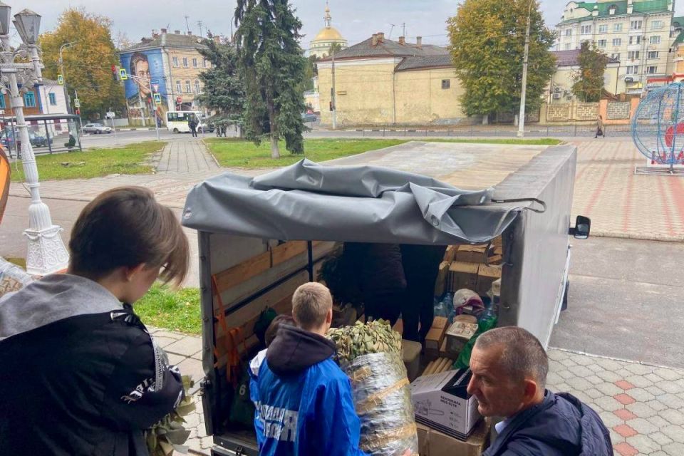 Из Орла в военный госпиталь ЛНР отправили очередной гуманитарный груз Из Орла в военный госпиталь ЛНР отправили очередной гуманитарный груз