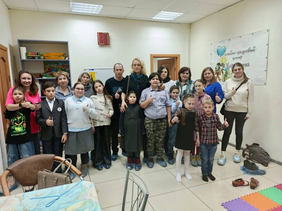 Тёплый праздник в кругу семьи: в Орле прошёл квиз «Семейка» ко Дню матери Тёплый праздник в кругу семьи: в Орле прошёл квиз «Семейка» ко Дню матери