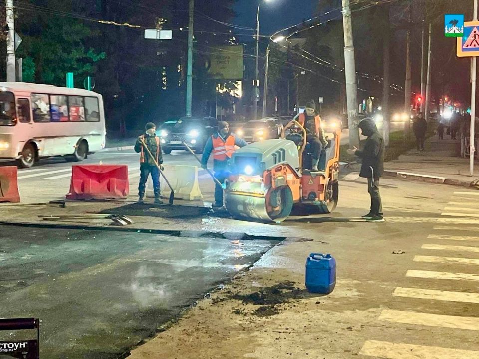 Движение транспорта по ул. Полесской будет открыто сегодня: специалисты завершают благоустройство территории Движение транспорта по ул. Полесской будет открыто сегодня: специалисты завершают благоустройство территории