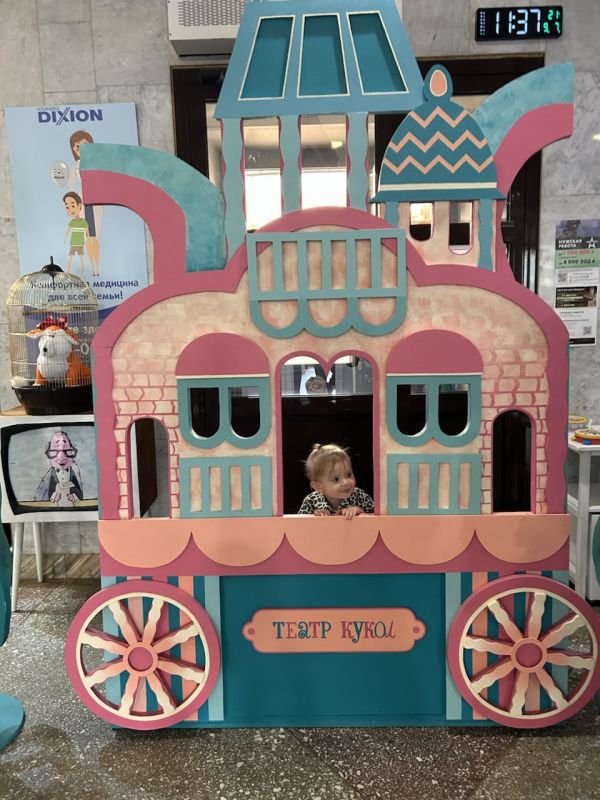 В День матери следственное управление представляет фотопроект «Мама в форме» В День матери следственное управление представляет фотопроект «Мама в форме»