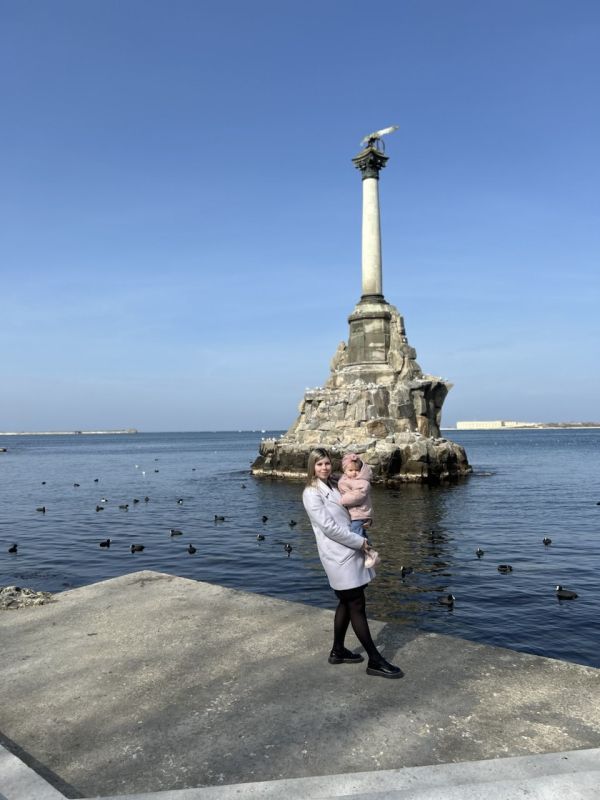 В День матери следственное управление представляет фотопроект «Мама в форме» В День матери следственное управление представляет фотопроект «Мама в форме»