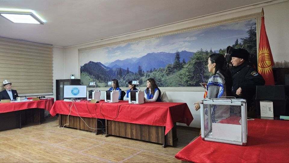 В Киргизской Республике начались выборы депутатов Верховного совета – однопалатного национального парламента В Киргизской Республике начались выборы депутатов Верховного совета – однопалатного национального парламента