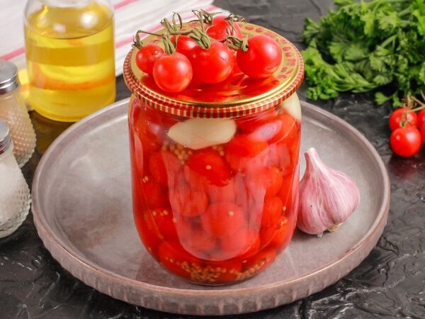 Пикантные помидоры черри на зиму: как сохранить вкус лета