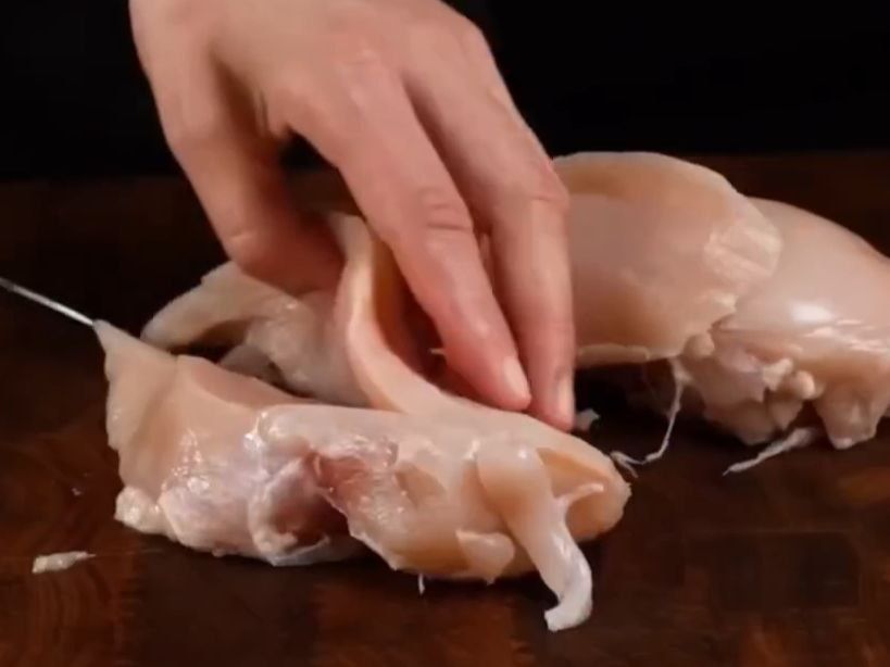 Как сделать куриное филе нежным и вкусным: простая рецептура с луком и соусом