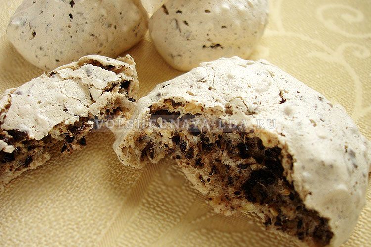 Безе с шоколадом и кунжутом: сладкая симфония вкуса, которую стоит попробовать