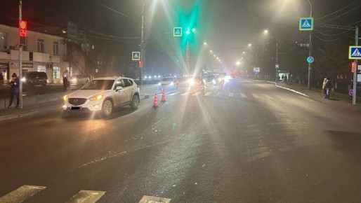 В Орле автоледи сбила на зебре пожилого мужчину