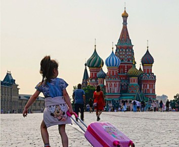 Почему все больше европейцев выбирают жизнь в России?