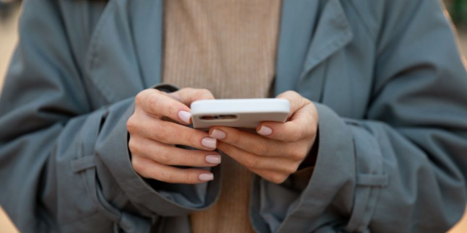 Как самозапреты помогают россиянам сохранять миллионы: новая реальность кредитования в 2025 году