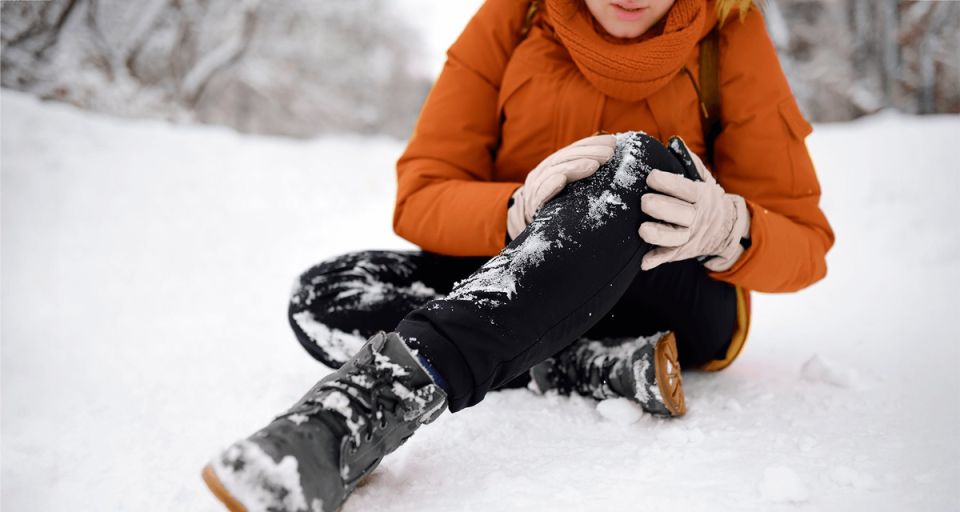 Зимние падения: как добиться компенсации за травмы на скользких улицах в 2025 году