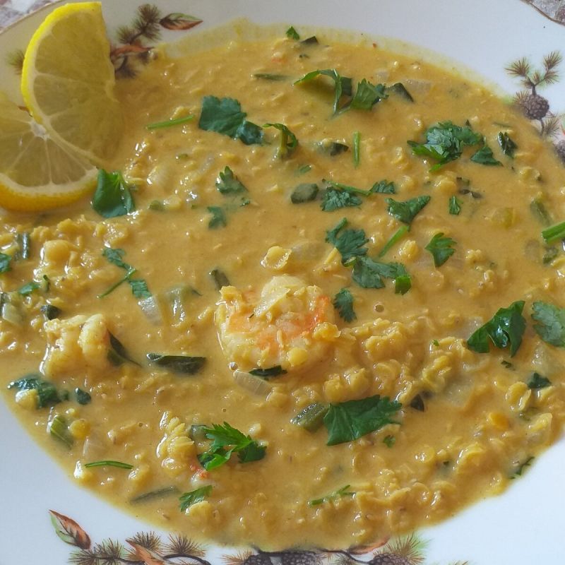 Кулинарное приключение: Суп с чечевицей, кокосовым молоком и креветками