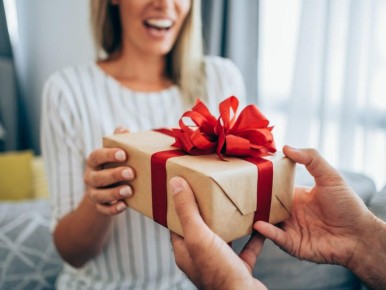 Подарки под юридическим прицелом: что нужно знать о своих правах