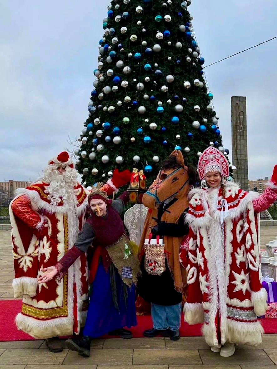 Новогодняя сказка началась в Детском парке Новогодняя сказка началась в Детском парке