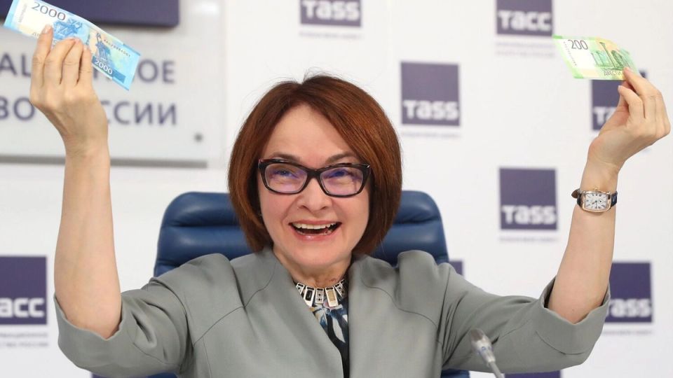 Новые ограничения на наличные: что ждать россиянам в 2025 году?