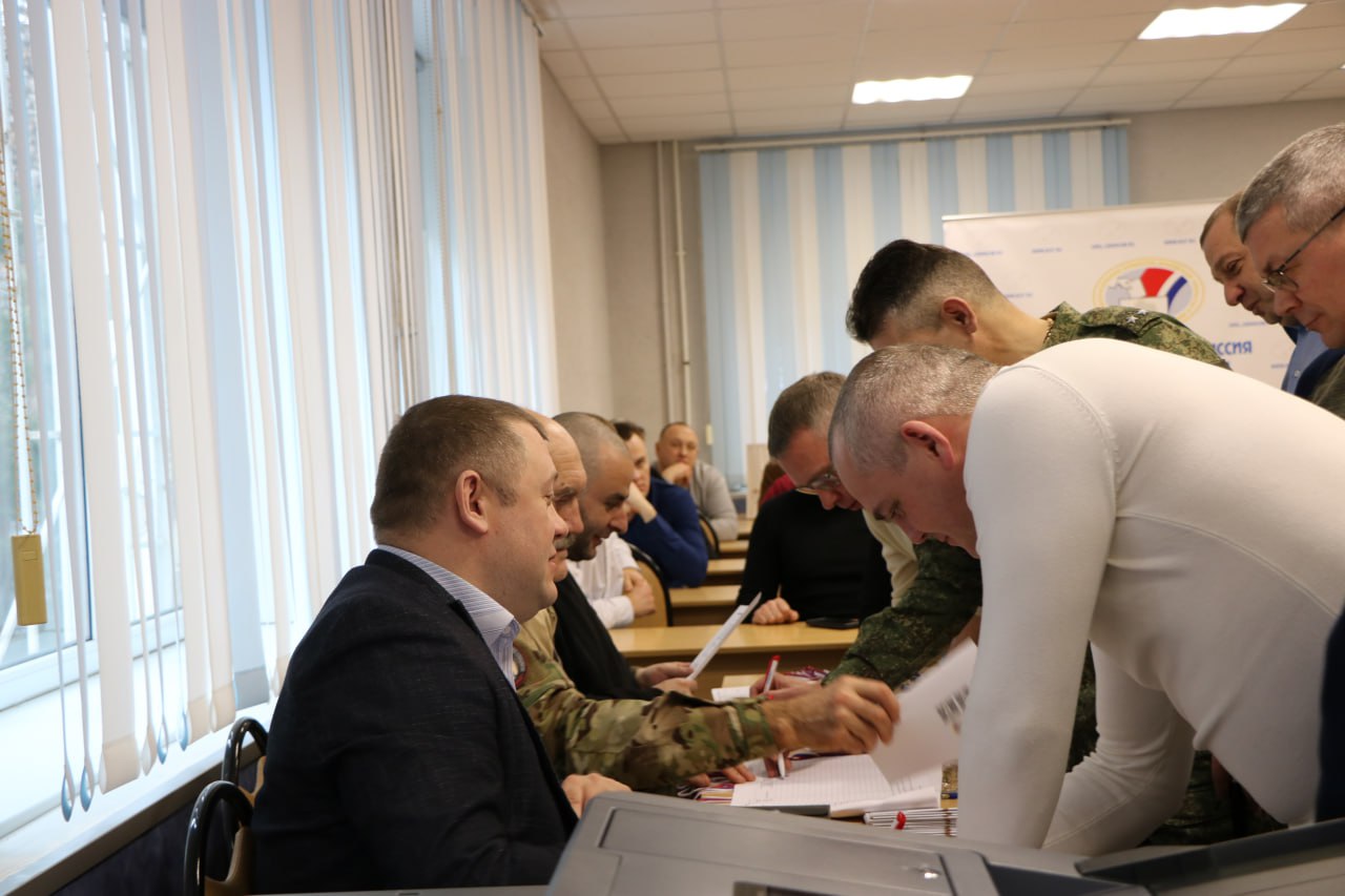 Финалистов региональной программы «Герои земли Орловской» познакомили с организацией и проведением избирательного процесса Финалистов региональной программы «Герои земли Орловской» познакомили с организацией и проведением избирательного процесса