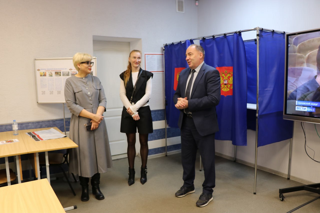 Финалистов региональной программы «Герои земли Орловской» познакомили с организацией и проведением избирательного процесса Финалистов региональной программы «Герои земли Орловской» познакомили с организацией и проведением избирательного процесса