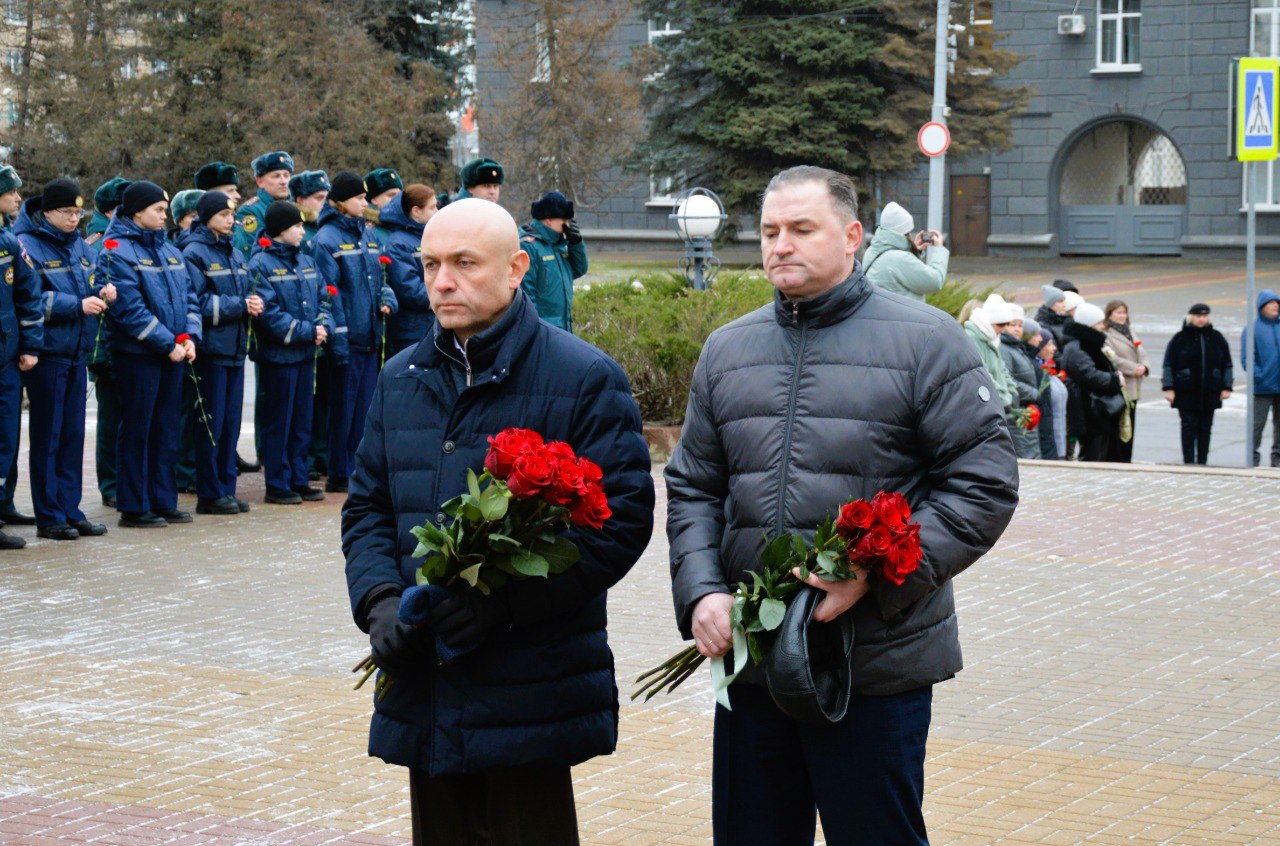 Юрий Парахин: Сегодня наша страна отмечает День Героев Отечества Юрий Парахин: Сегодня наша страна отмечает День Героев Отечества